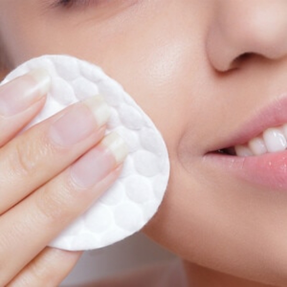 Neutrogena Clear Pore Oil-Eliminating Astringent, 8 OZ - Picture 7 of 13